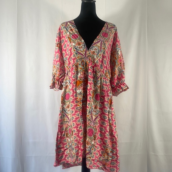 Dresses & Skirts - Pink multi colored hanker chief dress,V neck,tie in back,floral print,mid sleeve